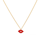 Cadena de oro labios rojos