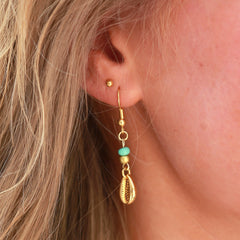 Pendientes dorados concha dorada