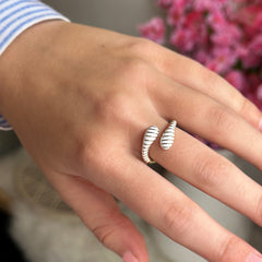 Ring iconic white