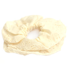 Scrunchie embroidery beige