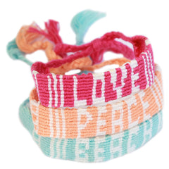 Brazalete paz junto al mar