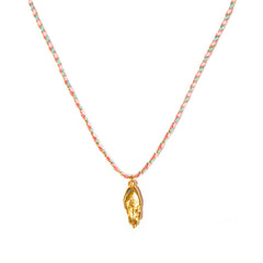 Collar de oro con espíritu hamsa