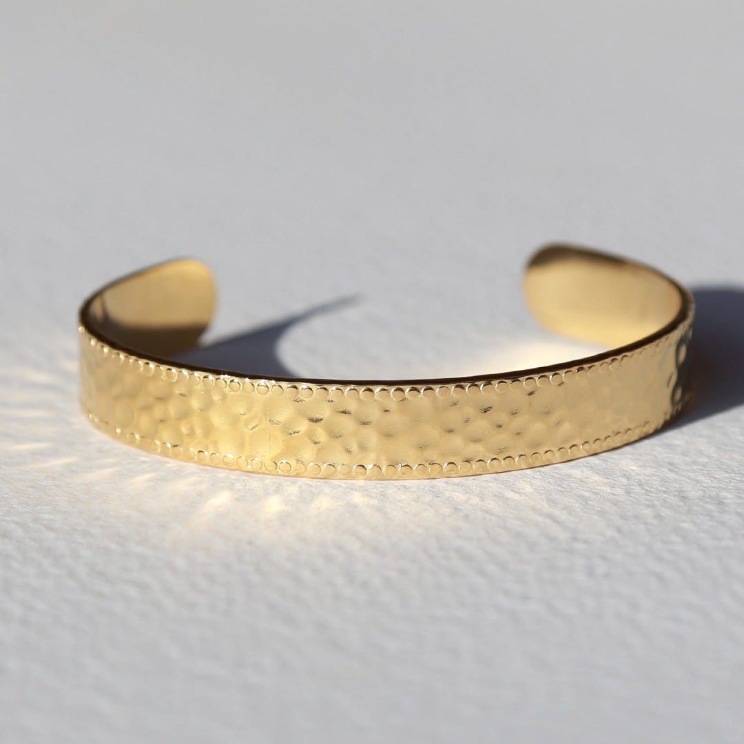 Bracelet en or martelé