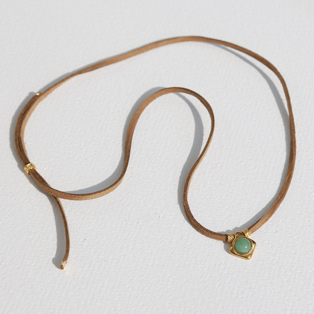 Suede choker jade