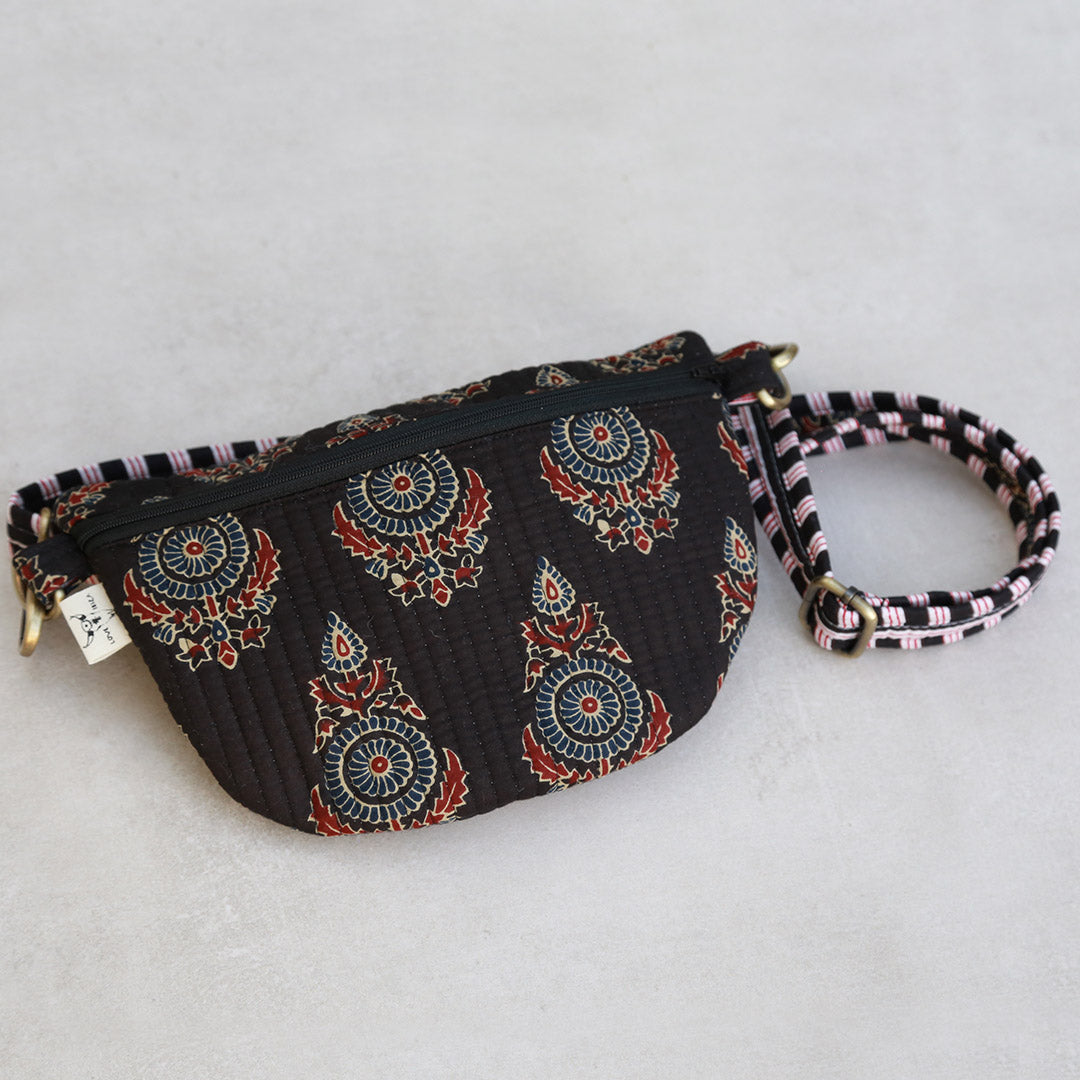 Crossbody bag Indian black