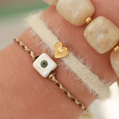 Armband mit dem bösen Blick schützt dich rund um die Uhr.