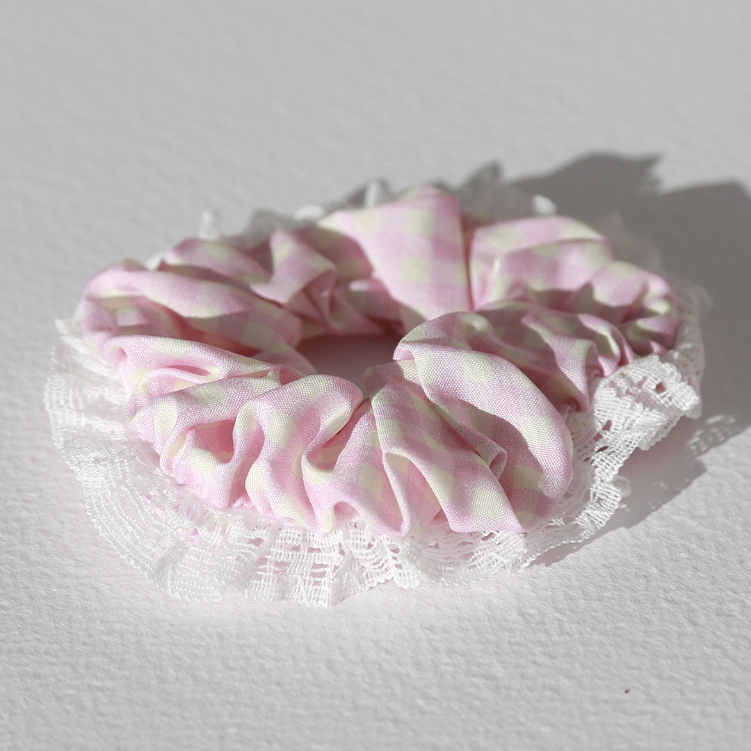 Scrunchie diamond pink lace